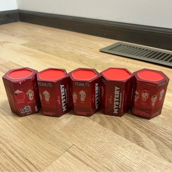 Peanuts 2022 Christmas Ornament Mystery Grab Box NEW Bundle Lot of 5 Snoopy - Picture 2 of 7